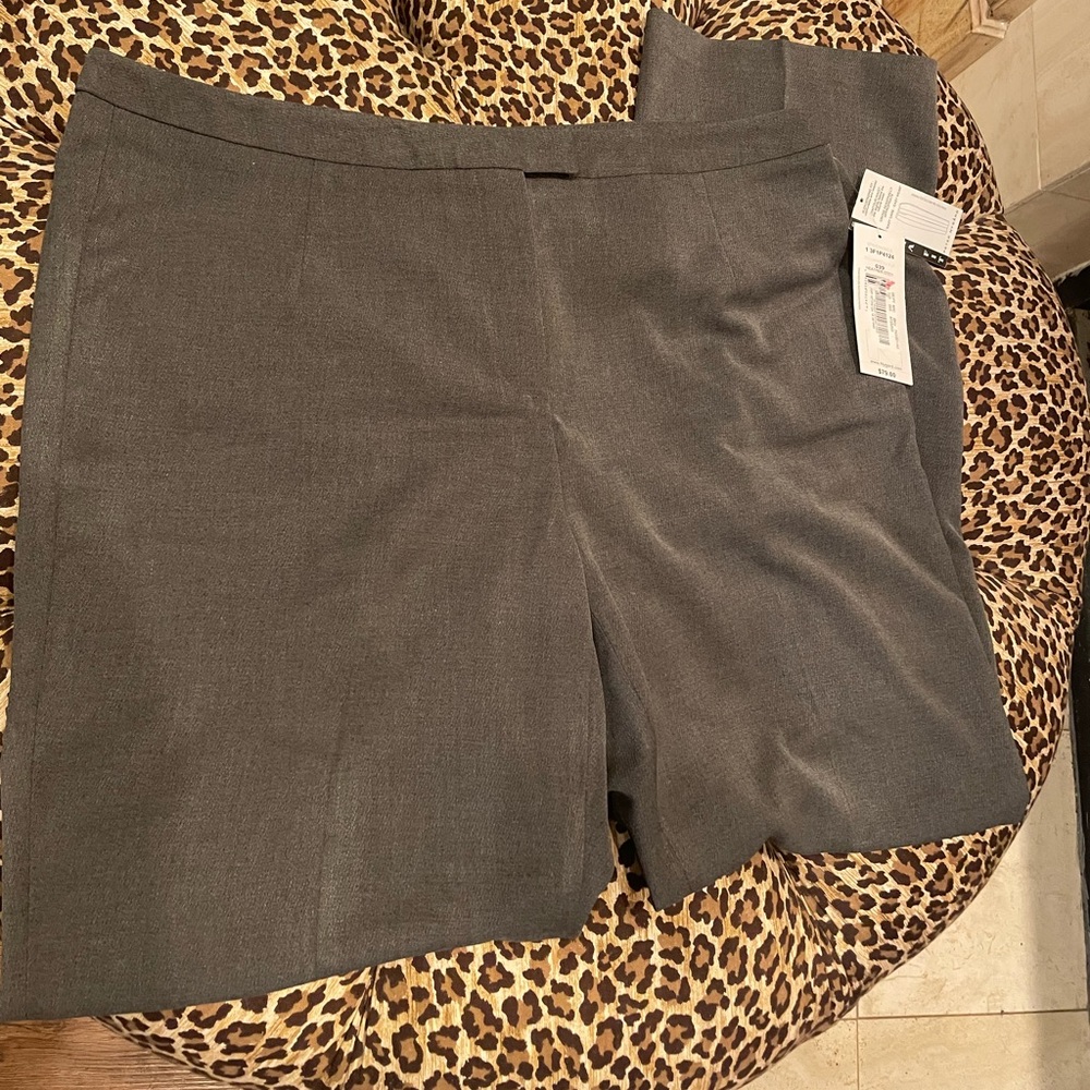 NWT Peter Nygard gray pants 16 Stretch